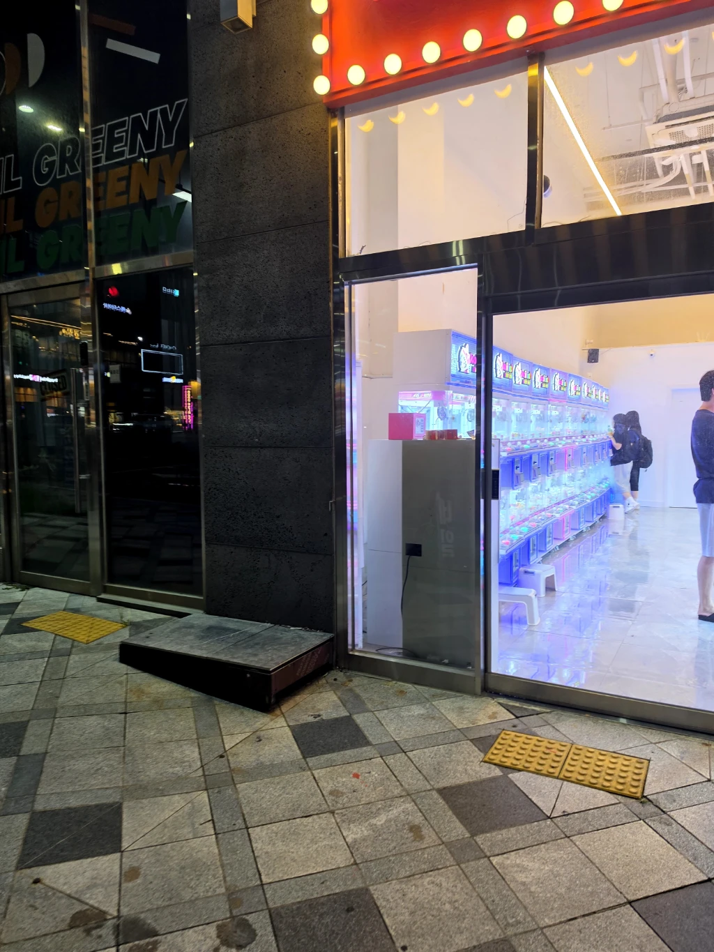 루루팩토리 인형뽑기 매장 사진
